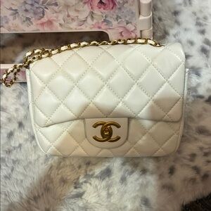 White Quilted lambskin Leather crossbody Bag